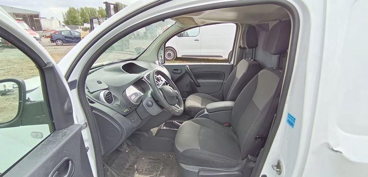 RENAULT KANGOO 2 EXPRESS ZE 60 CV BOITE AUTO – ELECTRIQUE 57039 KMS – ANNEE 2020 BLANC FP-736-XX
