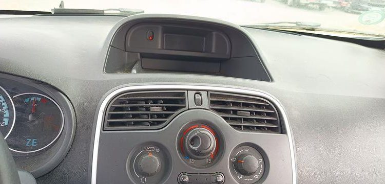 RENAULT KANGOO 2 EXPRESS ZE 60 CV BOITE AUTO – ELECTRIQUE 57039 KMS – ANNEE 2020 BLANC FP-736-XX