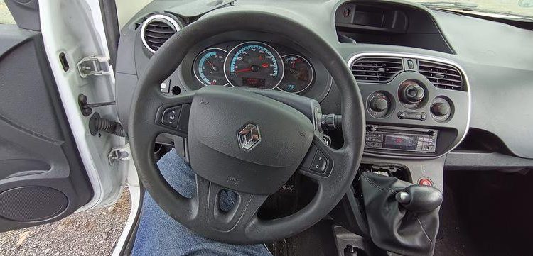 RENAULT KANGOO 2 EXPRESS ZE 60 CV BOITE AUTO – ELECTRIQUE 57039 KMS – ANNEE 2020 BLANC FP-736-XX