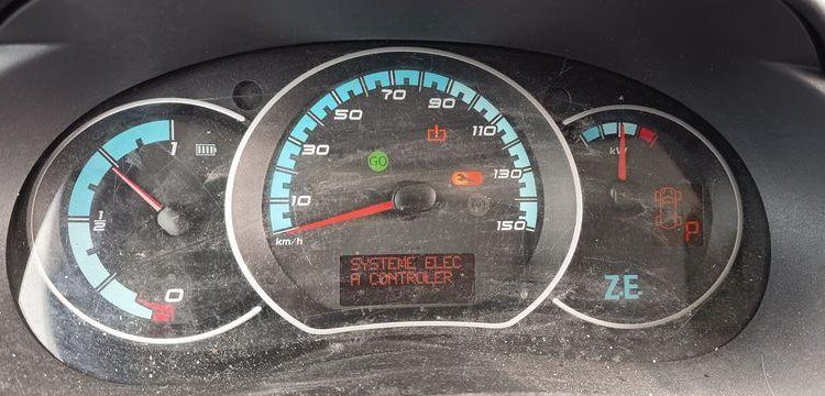 RENAULT KANGOO 2 EXPRESS ZE 60 CV BOITE AUTO – ELECTRIQUE 57039 KMS – ANNEE 2020 BLANC FP-736-XX