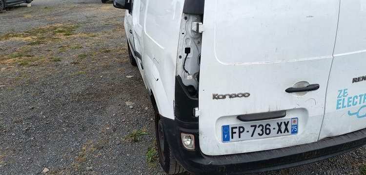 RENAULT KANGOO 2 EXPRESS ZE 60 CV BOITE AUTO – ELECTRIQUE 57039 KMS – ANNEE 2020 BLANC FP-736-XX