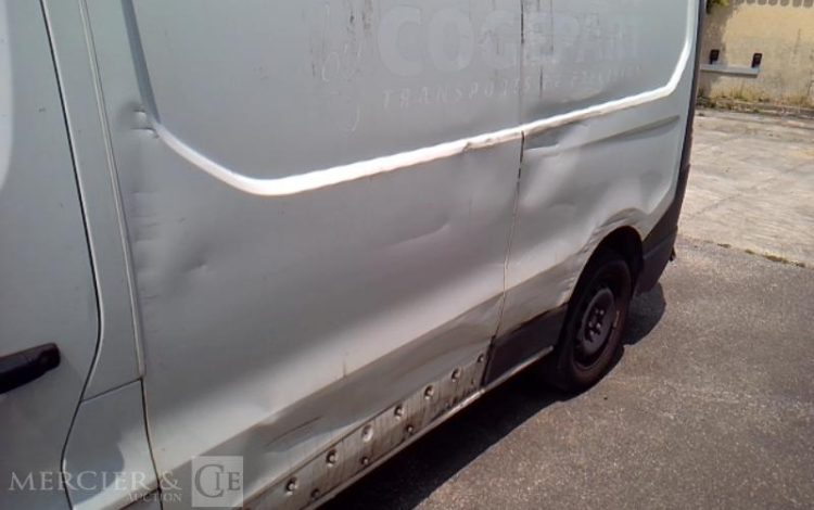 RENAULT TRAFIC GCF 1300 DCI 95 L2H1 BOIS  FQ-840-LY