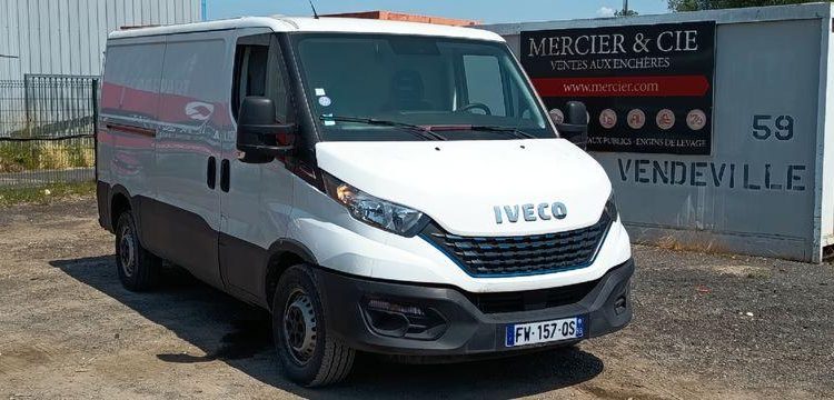 IVECO DAILY 35S14 GA8V12 L2H2  FW-157-QS