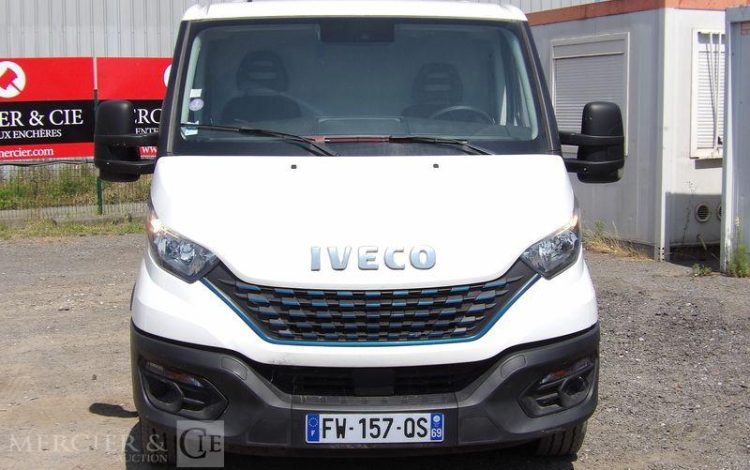 IVECO DAILY 35S14 GA8V12 L2H2  FW-157-QS
