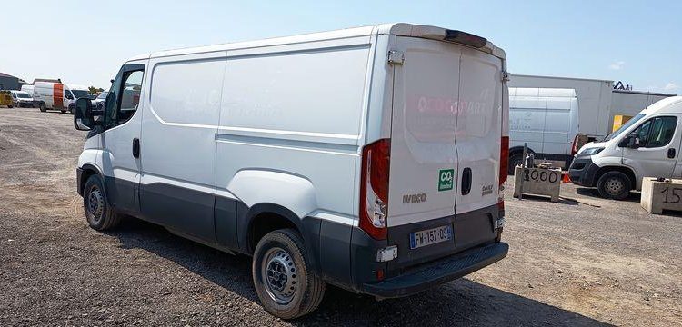 IVECO DAILY 35S14 GA8V12 L2H2  FW-157-QS