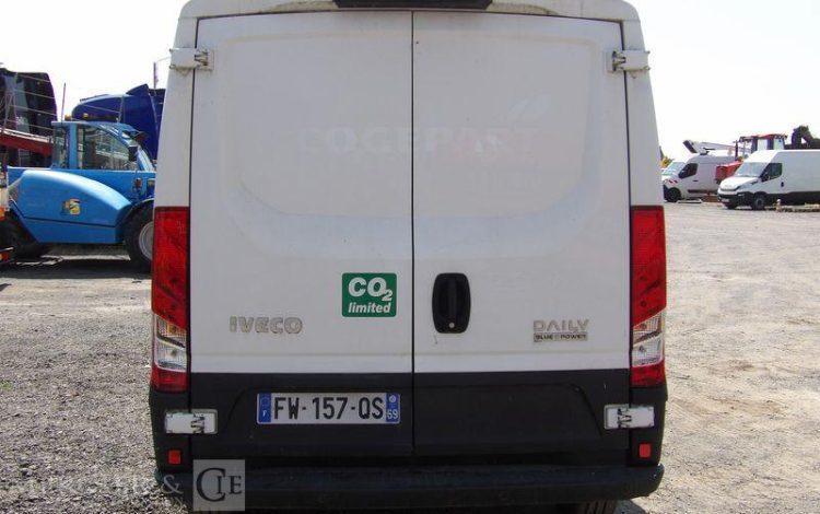 IVECO DAILY 35S14 GA8V12 L2H2  FW-157-QS
