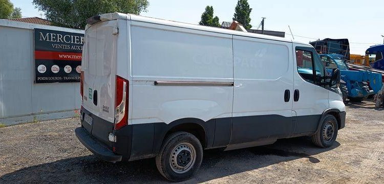 IVECO DAILY 35S14 GA8V12 L2H2  FW-157-QS