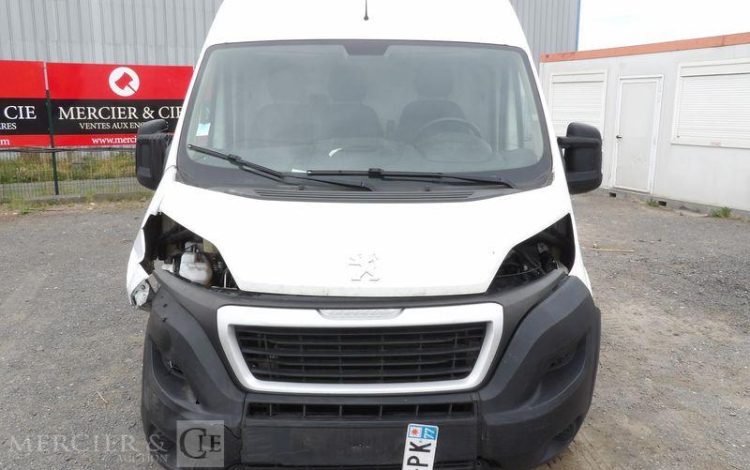 PEUGEOT BOXER PREMIUM 435 140 BHDI  FY-466-PK
