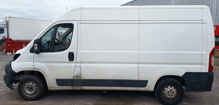PEUGEOT BOXER PREMIUM 435 140 BHDI  FY-466-PK