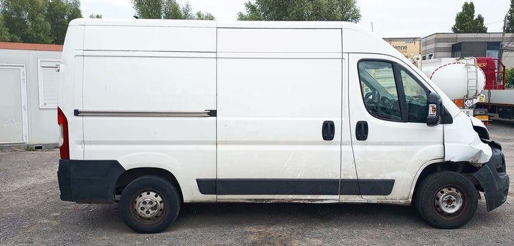 PEUGEOT BOXER PREMIUM 435 140 BHDI  FY-466-PK