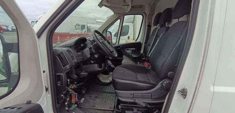 PEUGEOT BOXER PREMIUM 435 140 BHDI  FY-466-PK