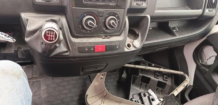 PEUGEOT BOXER PREMIUM 435 140 BHDI  FY-466-PK