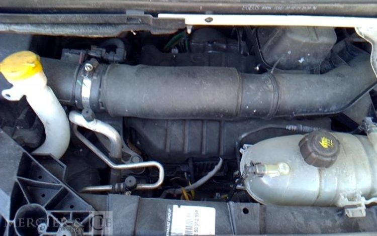 RENAULT TRAFIC FOURGON 2.0 DCI 120 1T3 L2H1 CONFORT BLANC FY-722-SA