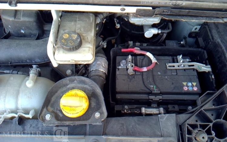 RENAULT TRAFIC FOURGON 2.0 DCI 120 1T3 L2H1 CONFORT BLANC FY-722-SA