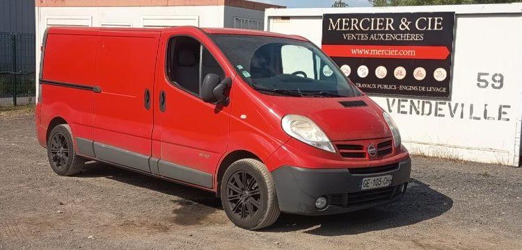 NISSAN PRIMASTAR PHASE 2 FOURGON L2H1 2,9T 2,0 DCI 16V FAP 115CV – DIESEL – 118456 KMS ROUGE GE-105-CH