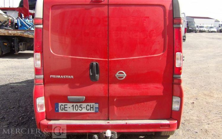 NISSAN PRIMASTAR PHASE 2 FOURGON L2H1 2,9T 2,0 DCI 16V FAP 115CV – DIESEL – 118456 KMS ROUGE GE-105-CH