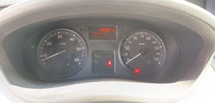 NISSAN PRIMASTAR PHASE 2 FOURGON L2H1 2,9T 2,0 DCI 16V FAP 115CV – DIESEL – 118456 KMS ROUGE GE-105-CH