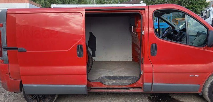 NISSAN PRIMASTAR PHASE 2 FOURGON L2H1 2,9T 2,0 DCI 16V FAP 115CV – DIESEL – 118456 KMS ROUGE GE-105-CH