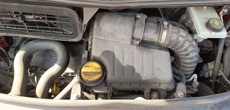 NISSAN PRIMASTAR PHASE 2 FOURGON L2H1 2,9T 2,0 DCI 16V FAP 115CV – DIESEL – 118456 KMS ROUGE GE-105-CH