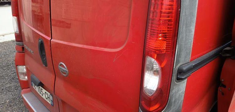 NISSAN PRIMASTAR PHASE 2 FOURGON L2H1 2,9T 2,0 DCI 16V FAP 115CV – DIESEL – 118456 KMS ROUGE GE-105-CH