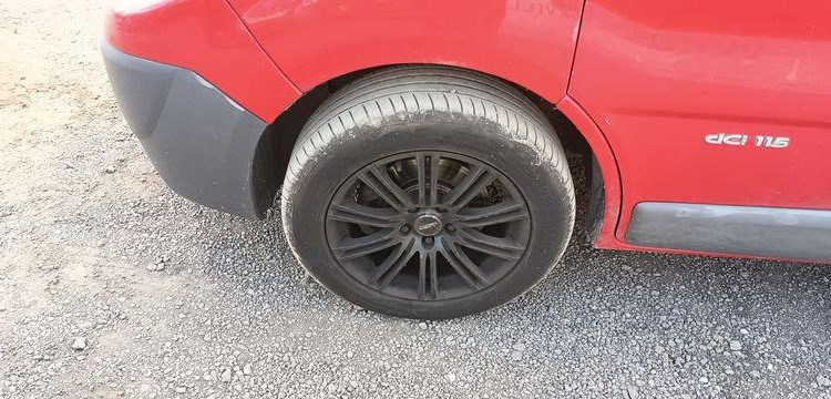 NISSAN PRIMASTAR PHASE 2 FOURGON L2H1 2,9T 2,0 DCI 16V FAP 115CV – DIESEL – 118456 KMS ROUGE GE-105-CH
