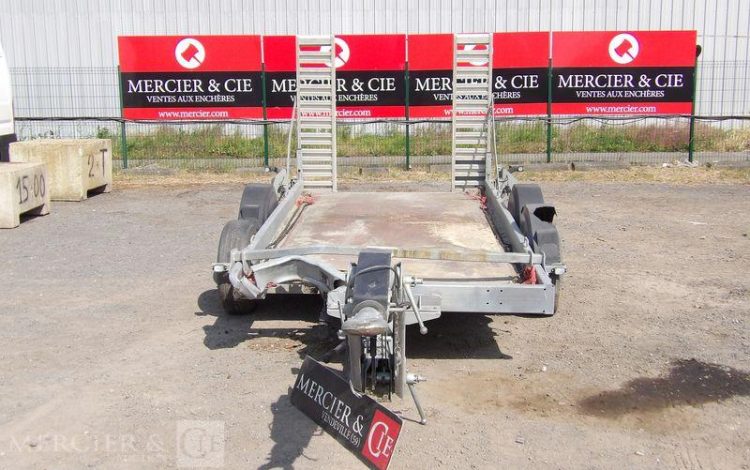 HUBIERE REMORQUE 3T5  GE-700-AC