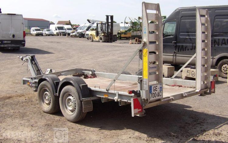 HUBIERE REMORQUE 3T5  GE-700-AC