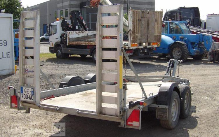 HUBIERE REMORQUE 3T5  GE-700-AC
