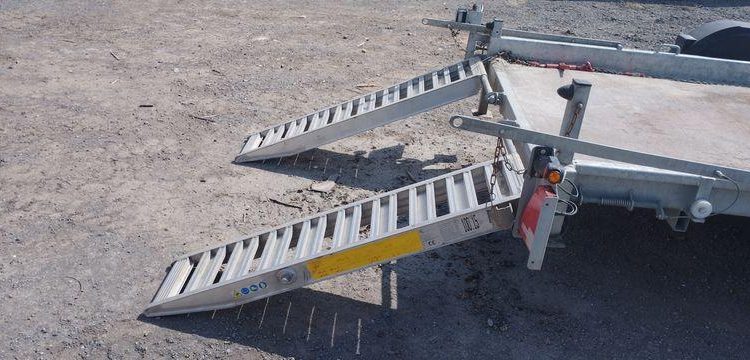 HUBIERE REMORQUE 3T5  GE-700-AC