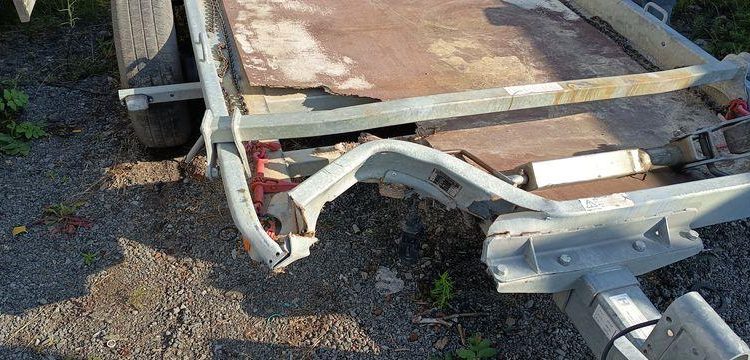 HUBIERE REMORQUE 3T5  GE-700-AC