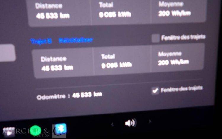 TESLA MODELE Y NOIR GS-969-YX