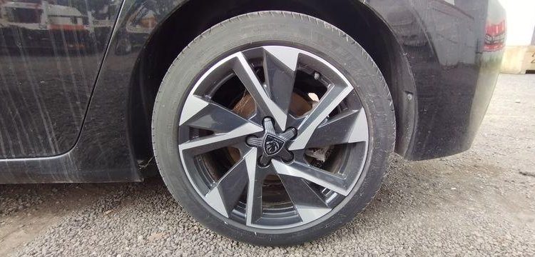 PEUGEOT 308 1.2 PURETECH 130ch ALLURE PACK EAT8 NOIR PZ3G037