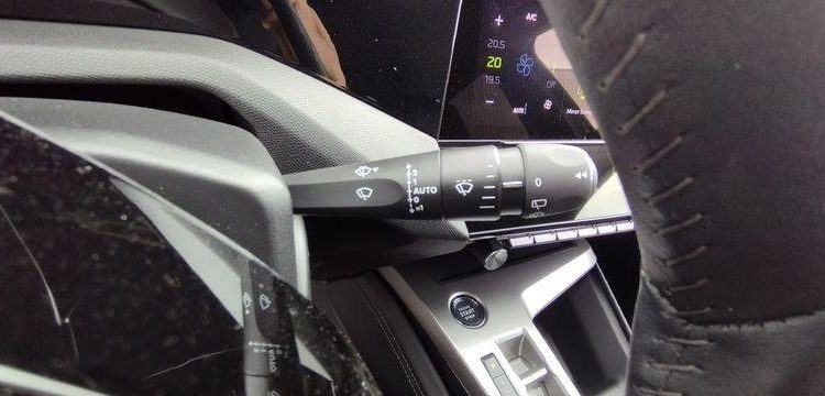 PEUGEOT 308 1.2 PURETECH 130ch ALLURE PACK EAT8 VERT PZ3G214