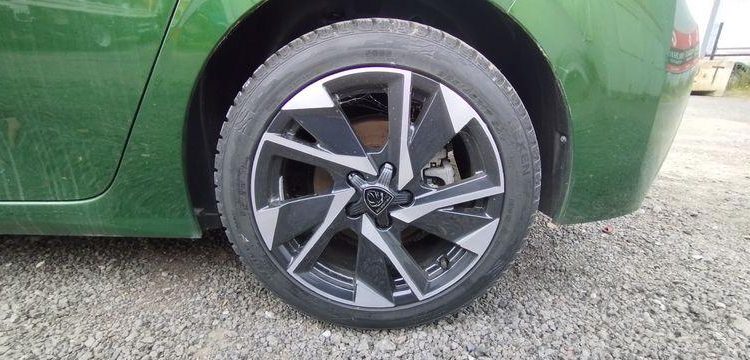 PEUGEOT 308 1.2 PURETECH 130ch ALLURE PACK EAT8 VERT PZ3G214