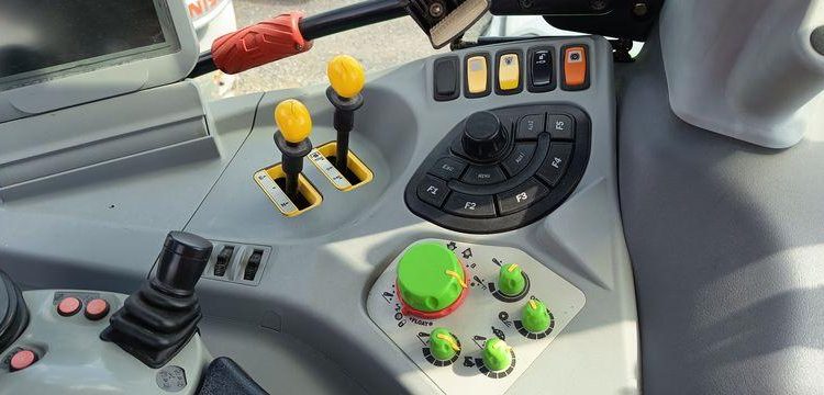 DEUTZ FAHR TRACTEUR AGRICOLE ARGOTRON TTV630 4RM 230 CV – DIESEL –  5972 HEURES – AN 2012  TTV630