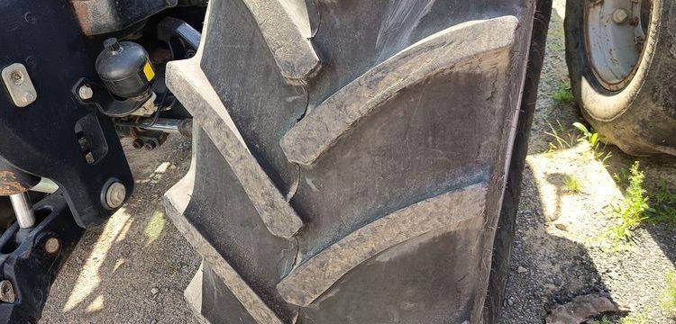 DEUTZ FAHR TRACTEUR AGRICOLE ARGOTRON TTV630 4RM 230 CV – DIESEL –  5972 HEURES – AN 2012  TTV630