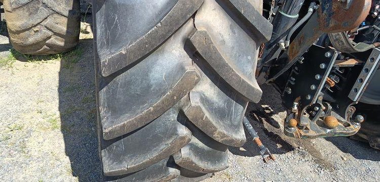 DEUTZ FAHR TRACTEUR AGRICOLE ARGOTRON TTV630 4RM 230 CV – DIESEL –  5972 HEURES – AN 2012  TTV630