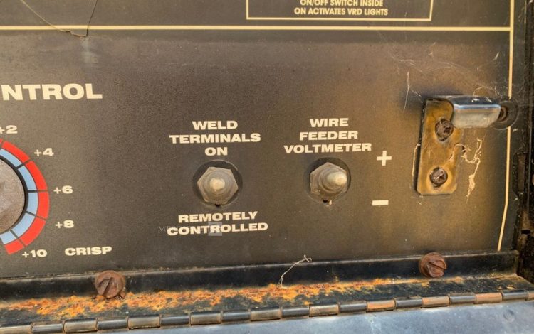 LINCOLN ELECTRIC VANTAGE 500  GSA748225