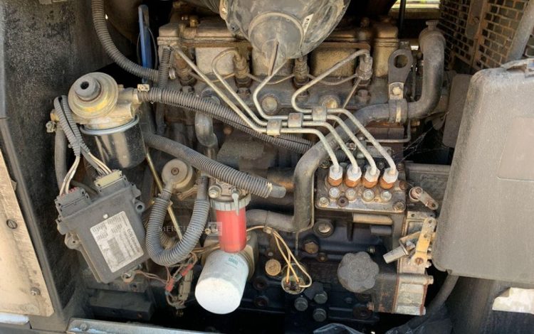 LINCOLN ELECTRIC VANTAGE 500  GSA748227