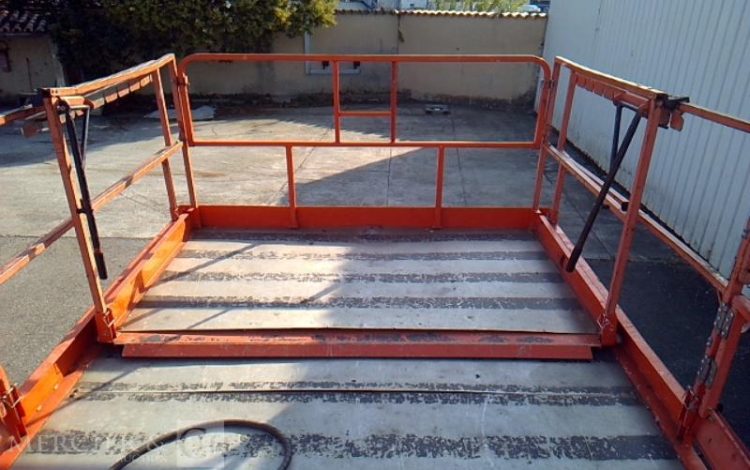 JLG NACELLE CISEAUX 3394RT  DIESEL 12M –  4209H  – AN2007 ORA 8544