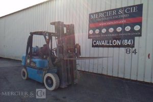NISSAN CHARIOT MAT FRONTAL UD02A25PQ – 2.5T – 2645H – AN2007 BLEU 8991