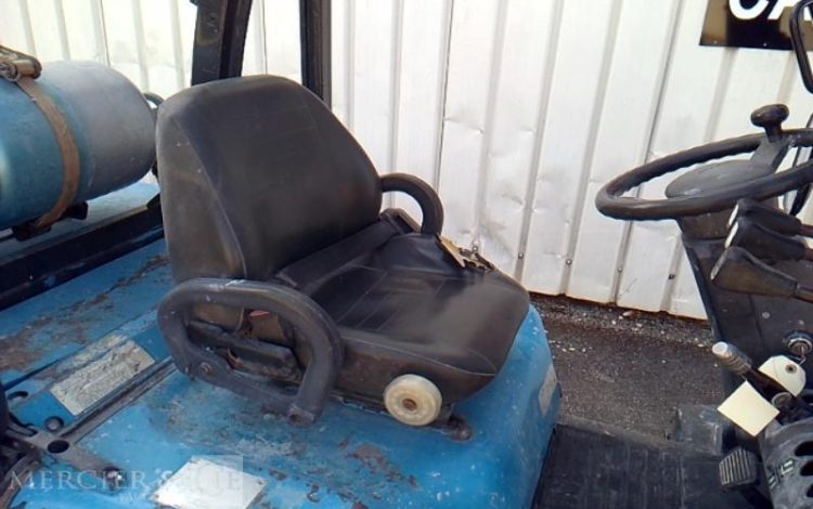 NISSAN CHARIOT MAT FRONTAL UD02A25PQ – 2.5T – 2645H – AN2007 BLEU 8991
