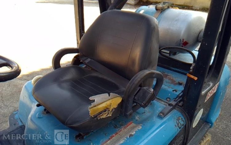 NISSAN CHARIOT MAT FRONTAL UD02A25PQ – 2.5T – 2645H – AN2007 BLEU 8991