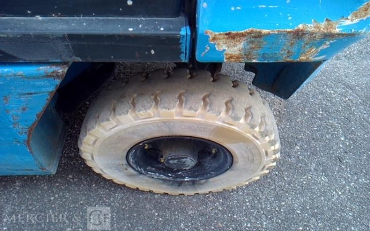 NISSAN CHARIOT MAT FRONTAL UD02A25PQ – 2.5T – 2645H – AN2007 BLEU 8991