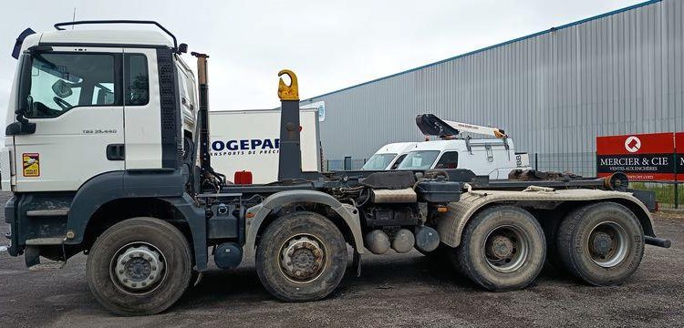 MAN TGS 35,400 AVEC BRAS AMPLIROLL MARREL – PTAC 32 TONNES – DIESEL – 315197 KMS BLANC CG-698-KD
