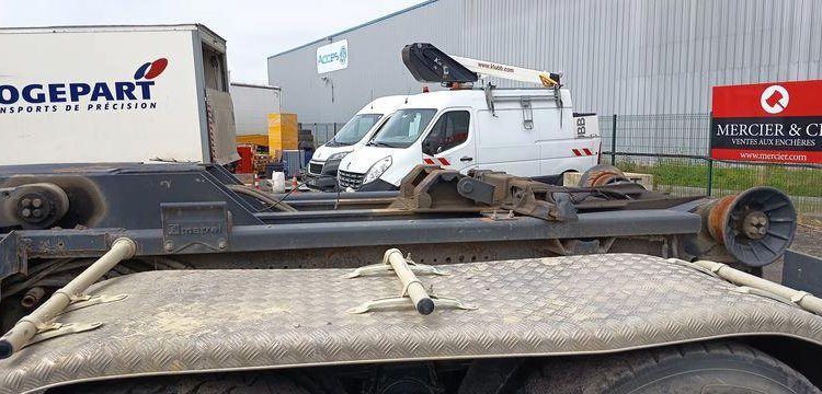 MAN TGS 35,400 AVEC BRAS AMPLIROLL MARREL – PTAC 32 TONNES – DIESEL – 315197 KMS BLANC CG-698-KD