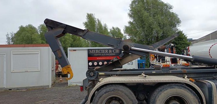 MAN TGS 35,400 AVEC BRAS AMPLIROLL MARREL – PTAC 32 TONNES – DIESEL – 315197 KMS BLANC CG-698-KD