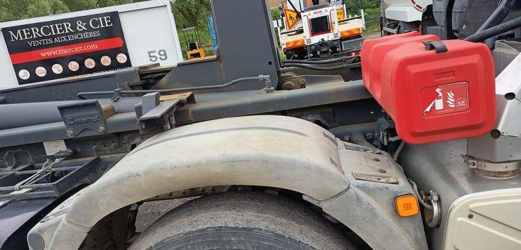 MAN TGS 35,400 AVEC BRAS AMPLIROLL MARREL – PTAC 32 TONNES – DIESEL – 315197 KMS BLANC CG-698-KD