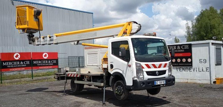 RENAULT MAXITY AVEC NACELLE MT202 – 20M – DIESEL – 3107 HEURES – 74699 KMS – ANNEE 2016 BLANC DZ-109-VC