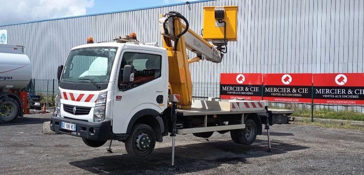 RENAULT MAXITY AVEC NACELLE MT202 – 20M – DIESEL – 3107 HEURES – 74699 KMS – ANNEE 2016 BLANC DZ-109-VC